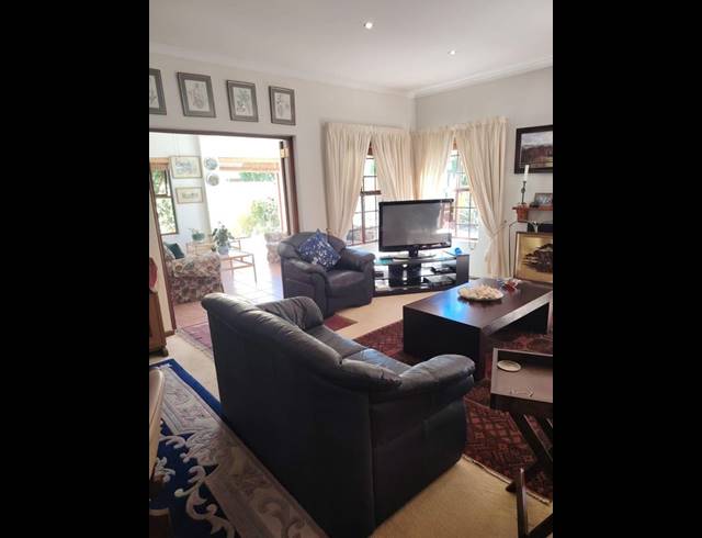 3 BEDROOM PROPERTY TO RENT IN SANDBAAI